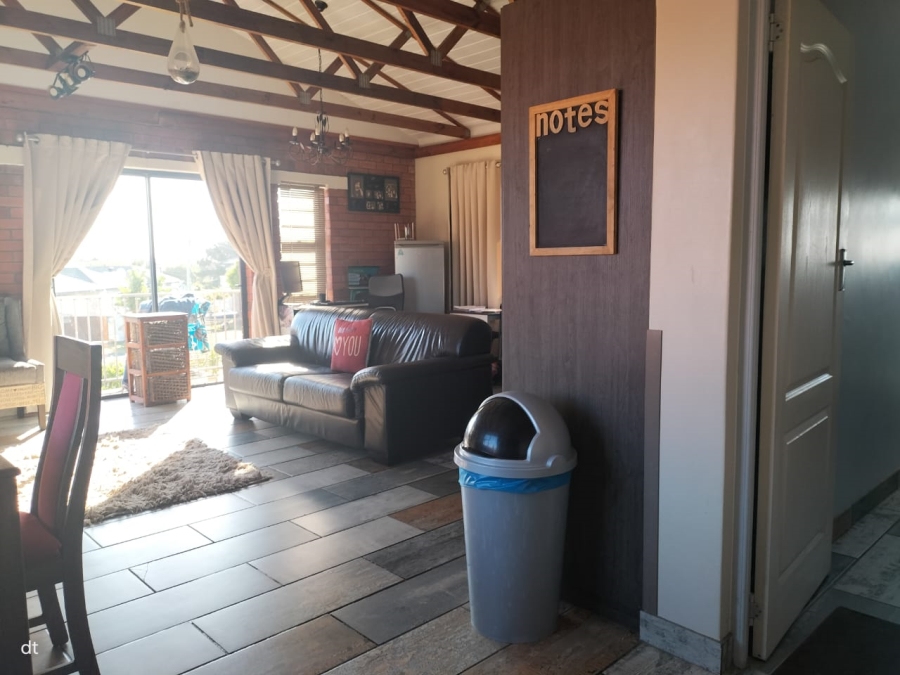 5 Bedroom Property for Sale in Fraaiuitsig Western Cape